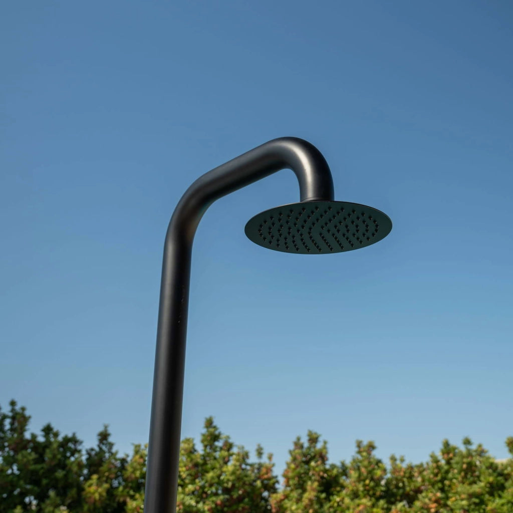 SINED Doccia da Giardino con Miscelatore e Doccetta Corpo in Acciaio Inox AISI 316L Colore Nero Satinato Alimentazione Acqua Calda e Fredda Modello DOCCIA PULA NERA