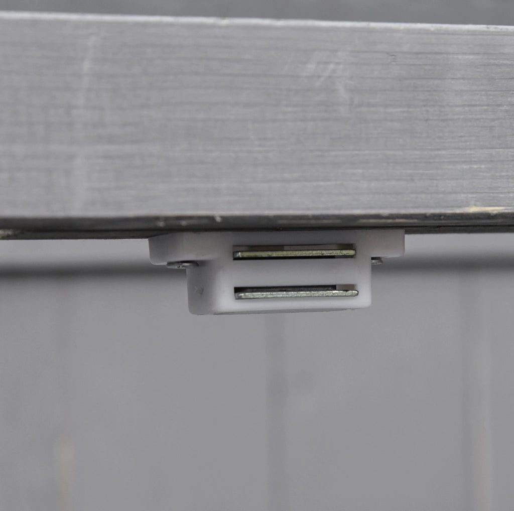 Armadio da giardino in legno con tetto in asfalto e doppie ante; 87 x 46;5 x 160 cm; grigio