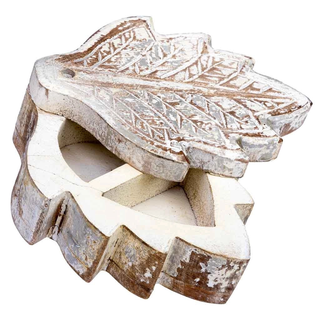 Scatola in legno intagliata con finitura artigianale marrone anticato 17x13,5x5h cm