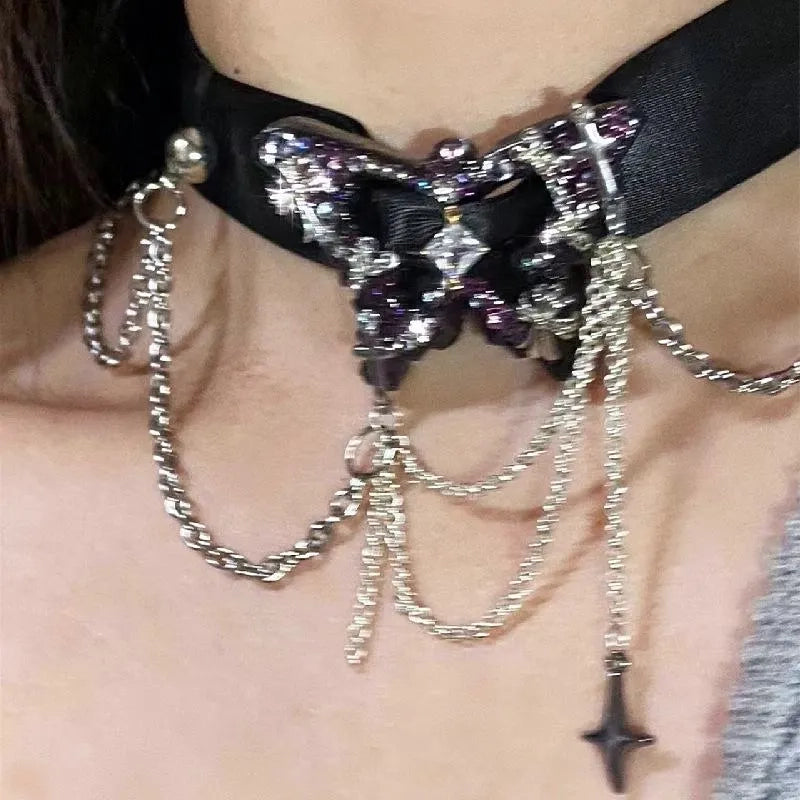 Collana con farfalla e diamante e nastro nero: gioiello con perline fatto a mano