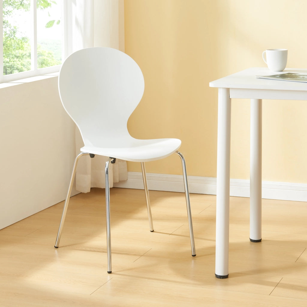 Set di 4 Sedie da Sala ETNE Impilabili - Bianco / Cromato [en.casa]