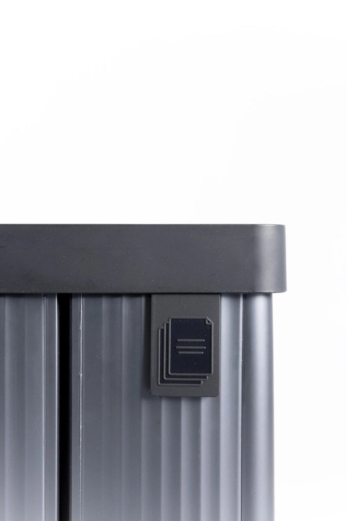 Pattumiera Alta 54L Interno Esterno Keter Verto Recycle 43,5x26,5x68,7 cm con Bordo Copri Sacco in Plastica Blu Perla