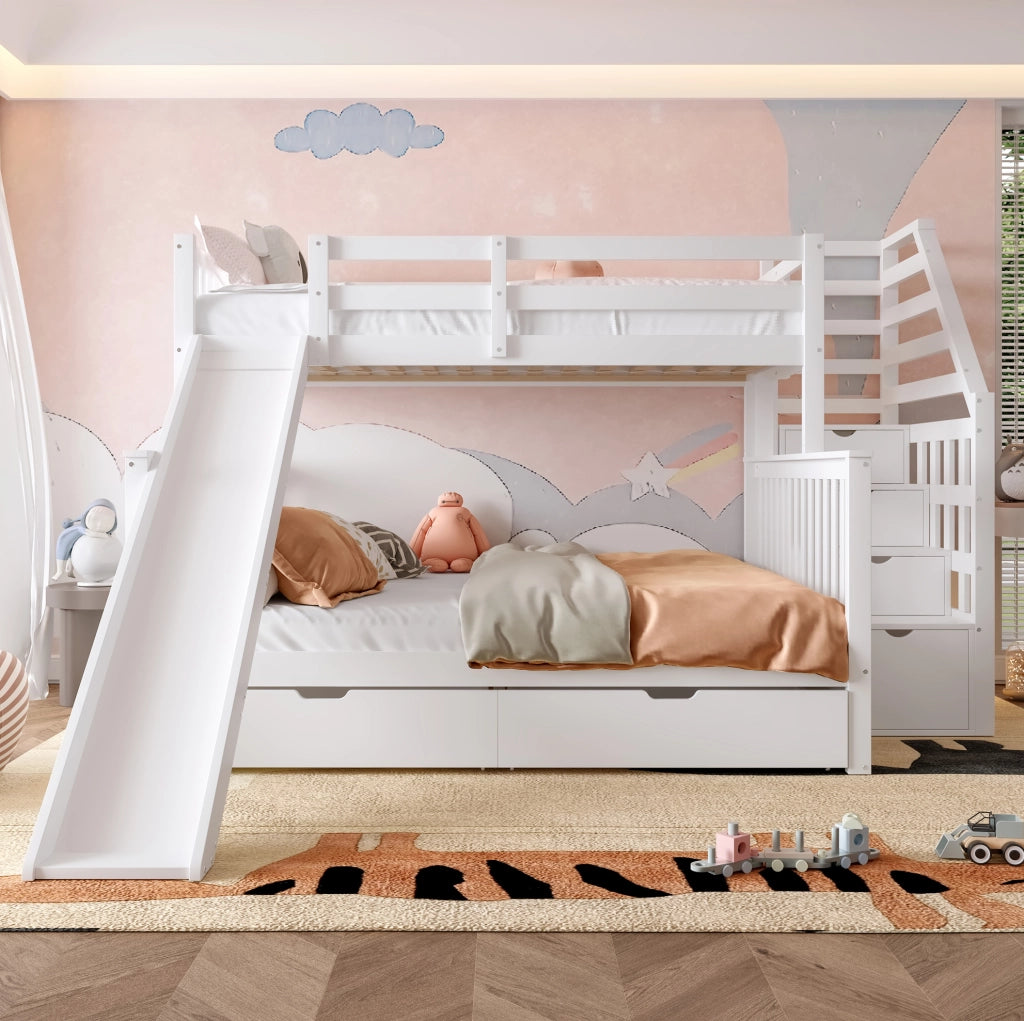Letto a castello 90x200 sopra 140x200 con scivolo e cassetti, bianco antico