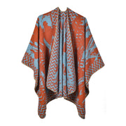 Elegante scialle/mantella oversize, spesso e caldo in cashmere con spacchi