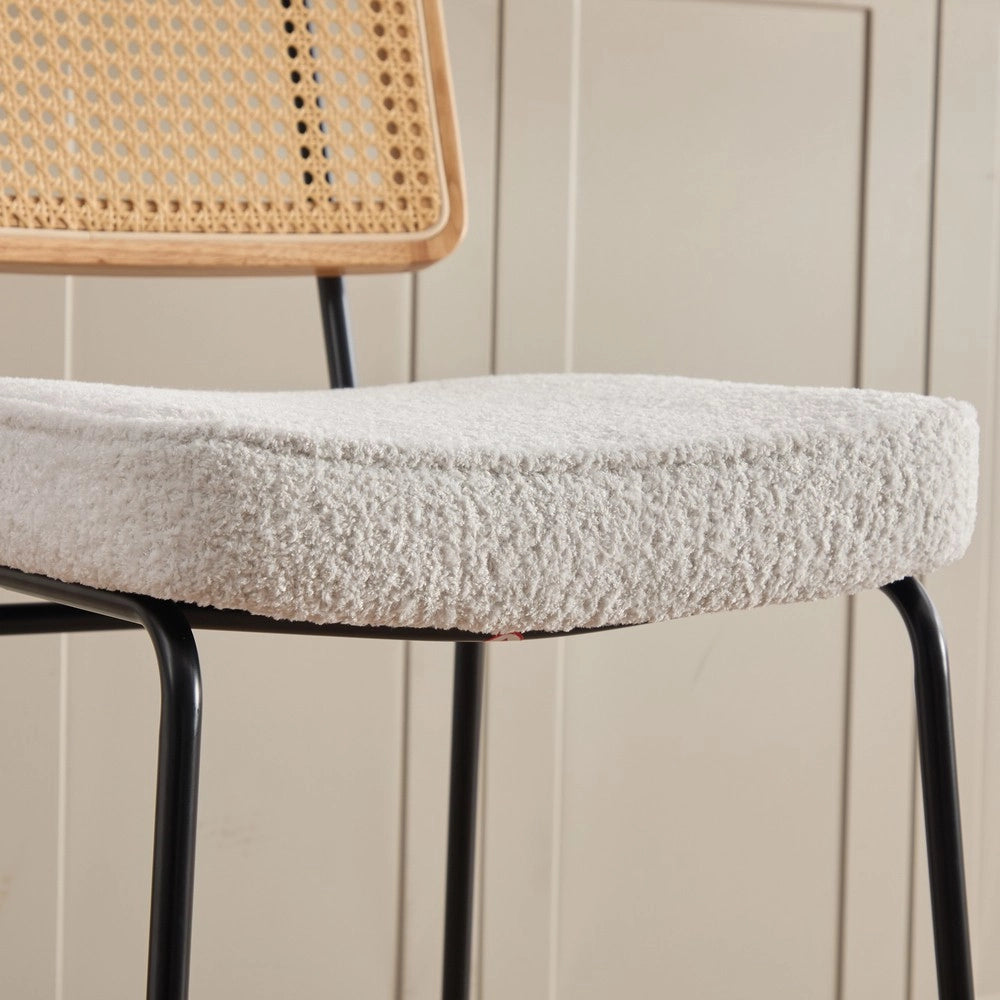 Sgabello da Bar Design ¨C MINIMAL ¨C Velluto Chenille, Schienale Rattan, Gambe Metallo, Avorio