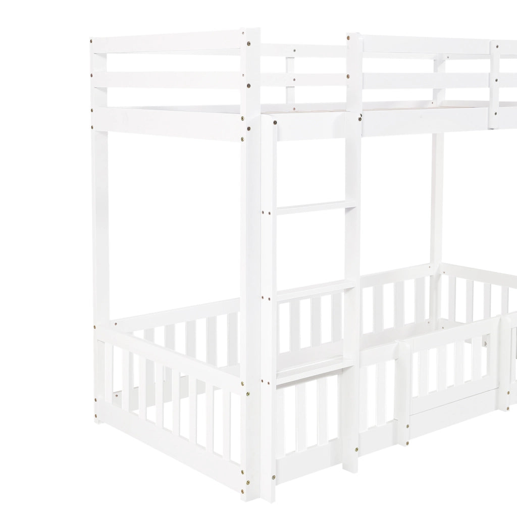 Letto a castello 90x200 cm con scala ad angolo e spazio inferiore libero in legno bianco