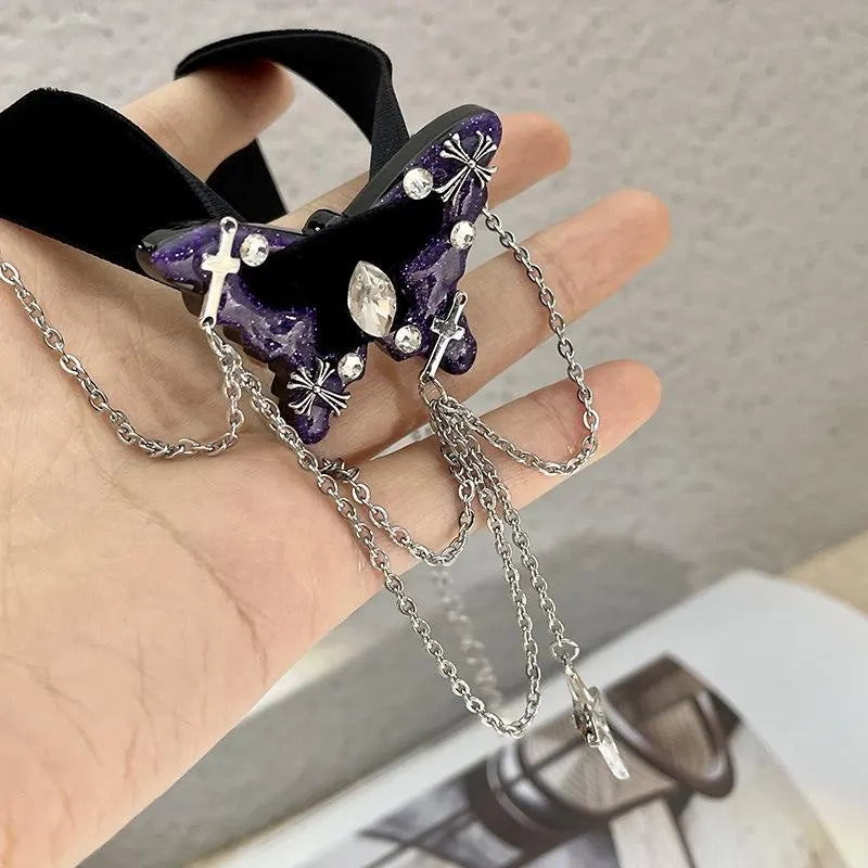 Collana con farfalla e diamante e nastro nero: gioiello con perline fatto a mano