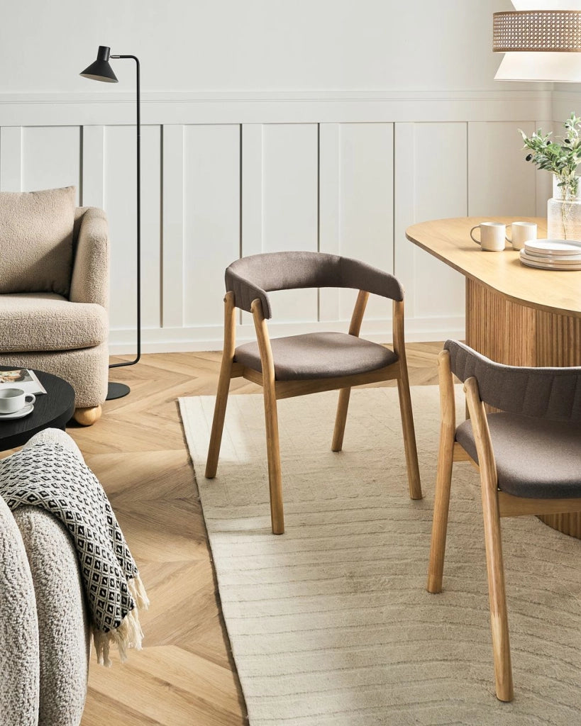Set di 2 sedie da pranzo in marrone chiaro e tessuto poliestere marrone Gambe in legno di gomma Stile retrò tradizionale