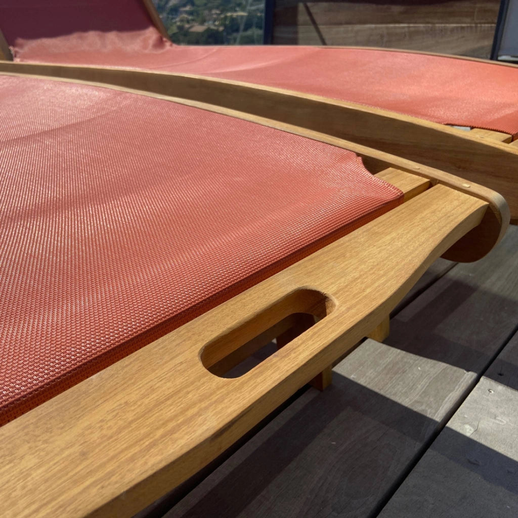 Set 2 lettini prendisole in legno multiposizione con ruote, terracotta