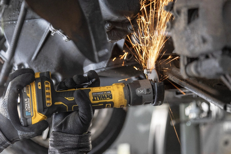 Mini troncatore DeWalt DCG430N-XJ 18V XR Brushless Ø76 mm –(solo corpo macchina)