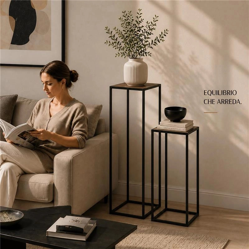 2 COLONNINE IN METALLO NERO MISURE 23X60CM E 27X70CM CON BASE IN MDF COLOR LEGNO