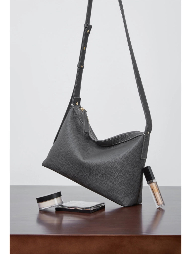 Borsa a tracolla da spiaggia da donna in vera pelle, colore grigio.