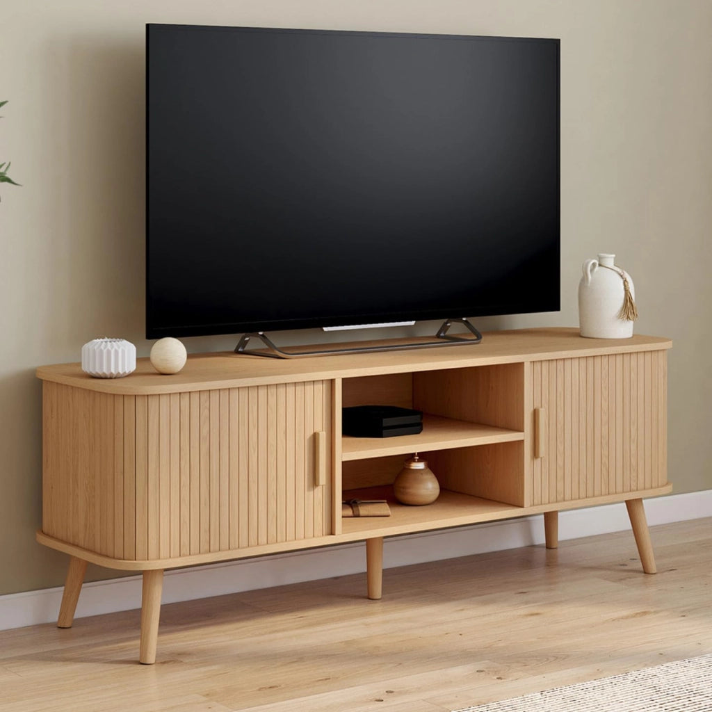 Mobile TV ROMIE 140 cm con 2 ante scorrevoli, doghe in legno color rovere