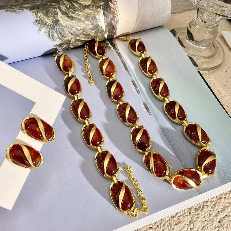 Set vintage fatto a mano con perline di cristallo marrone: collana, orecchini e bracciale. Regalo di Natale o di compleanno.