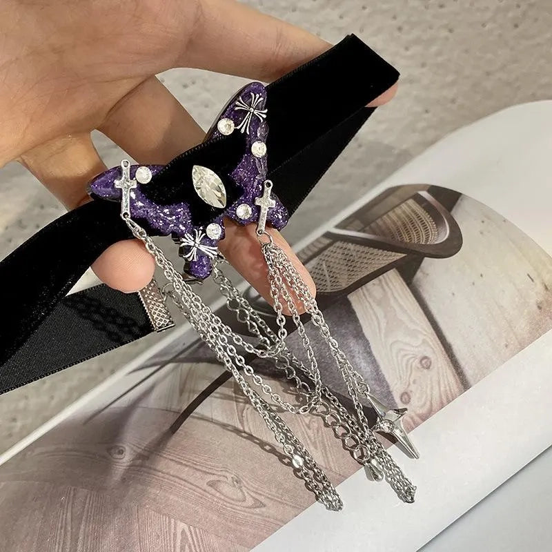 Collana con farfalla e diamante e nastro nero: gioiello con perline fatto a mano