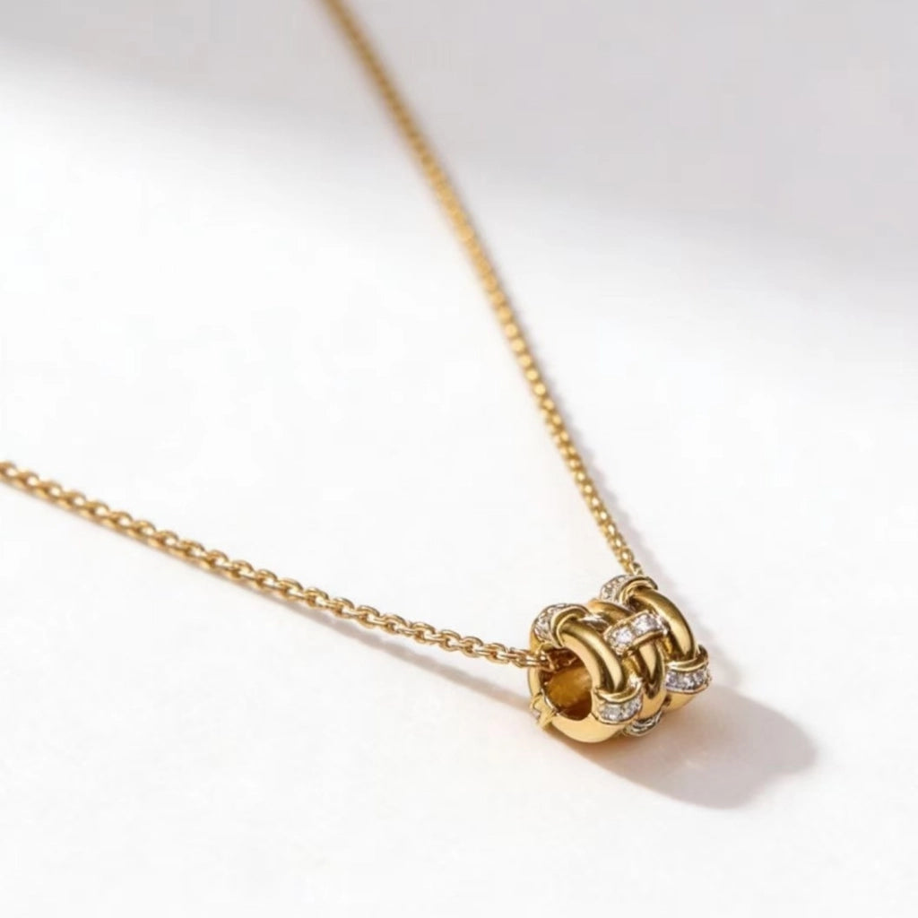 Collana di lusso accessibile, versatile e sottile, con zirconi, perfetta per la vita.