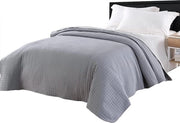 Bedsprei in poliestere - respirante e di stile - finitura morbida e robusta - tonalità eleganti in grigio - 240x260 cm