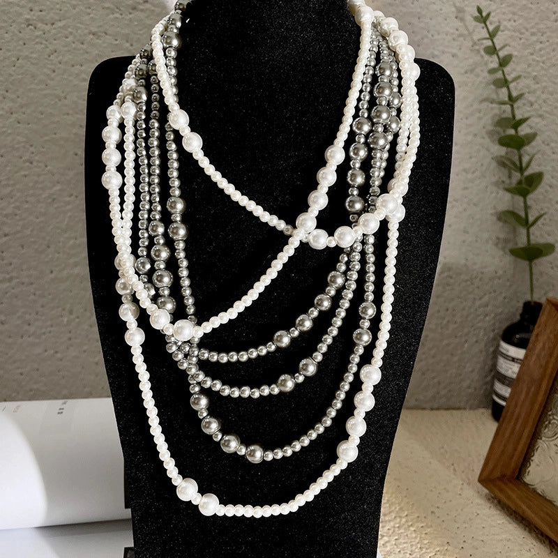 Catena per clavicola grigia multistrato con perline e perle, catena per maglione con perle bianche
