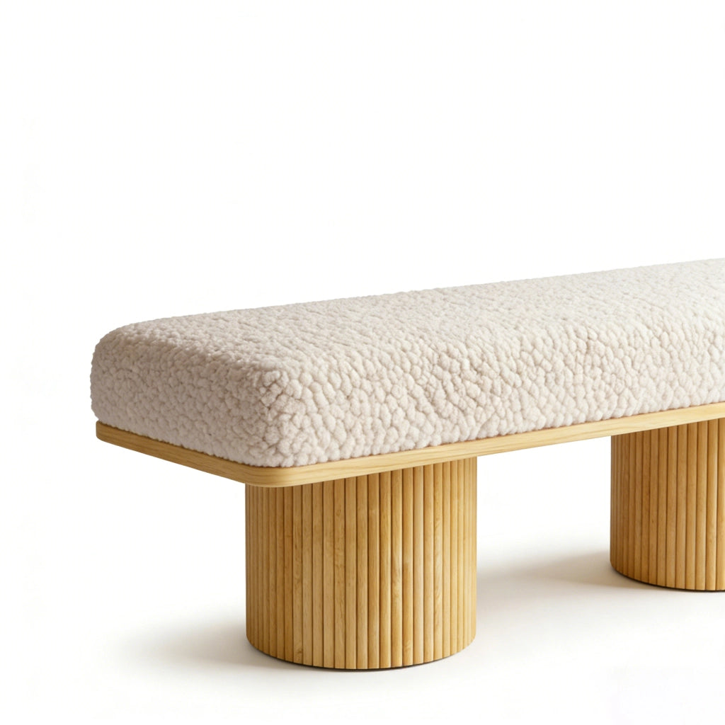 Panca con rivestimento teddy e base in legno massello per ingresso e camera in teddy naturale