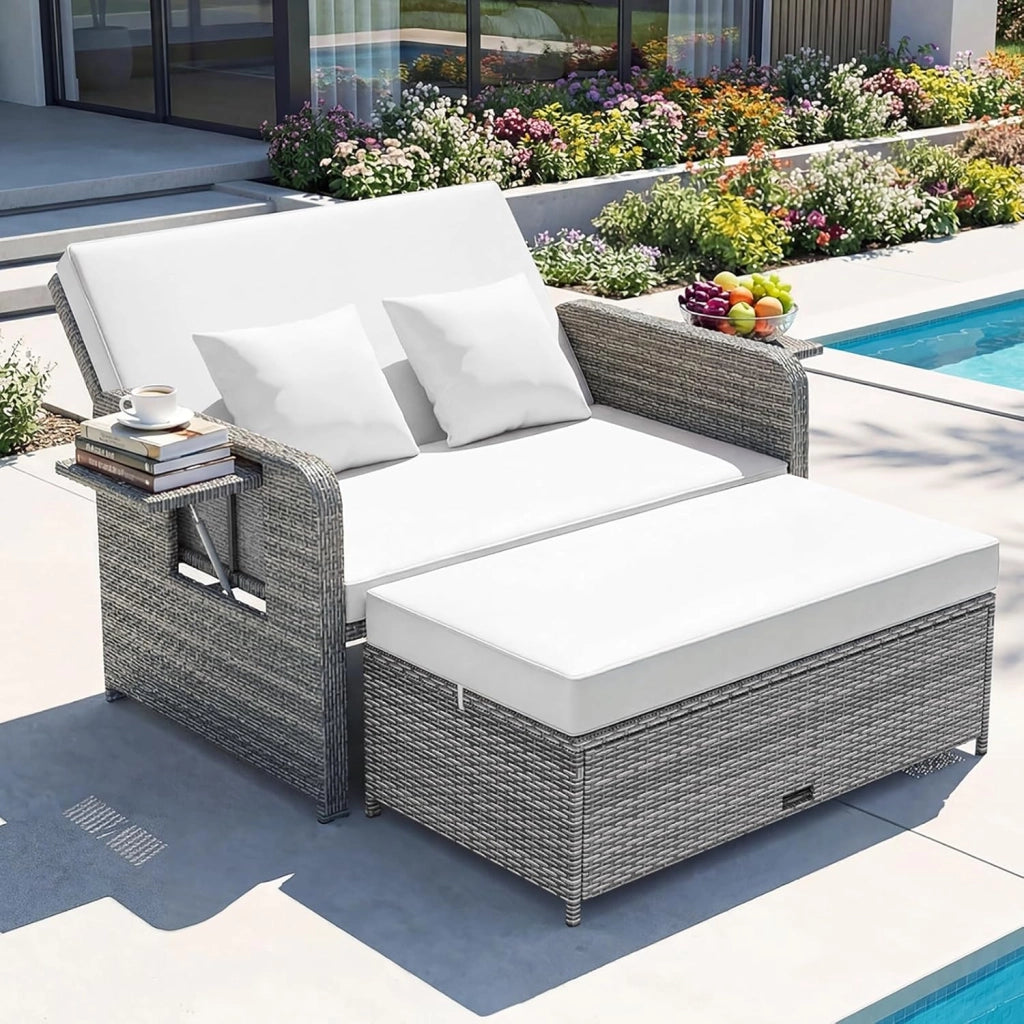 Set Divano da Esterno con Letto da Giorno 2 Pezzi, Divano a Due Posti in Rattan PE con Pouf Contenitore, Schienale Regolabile, Tavolini Laterali Richiudibili e Cuscini Morbidi (Bianco)