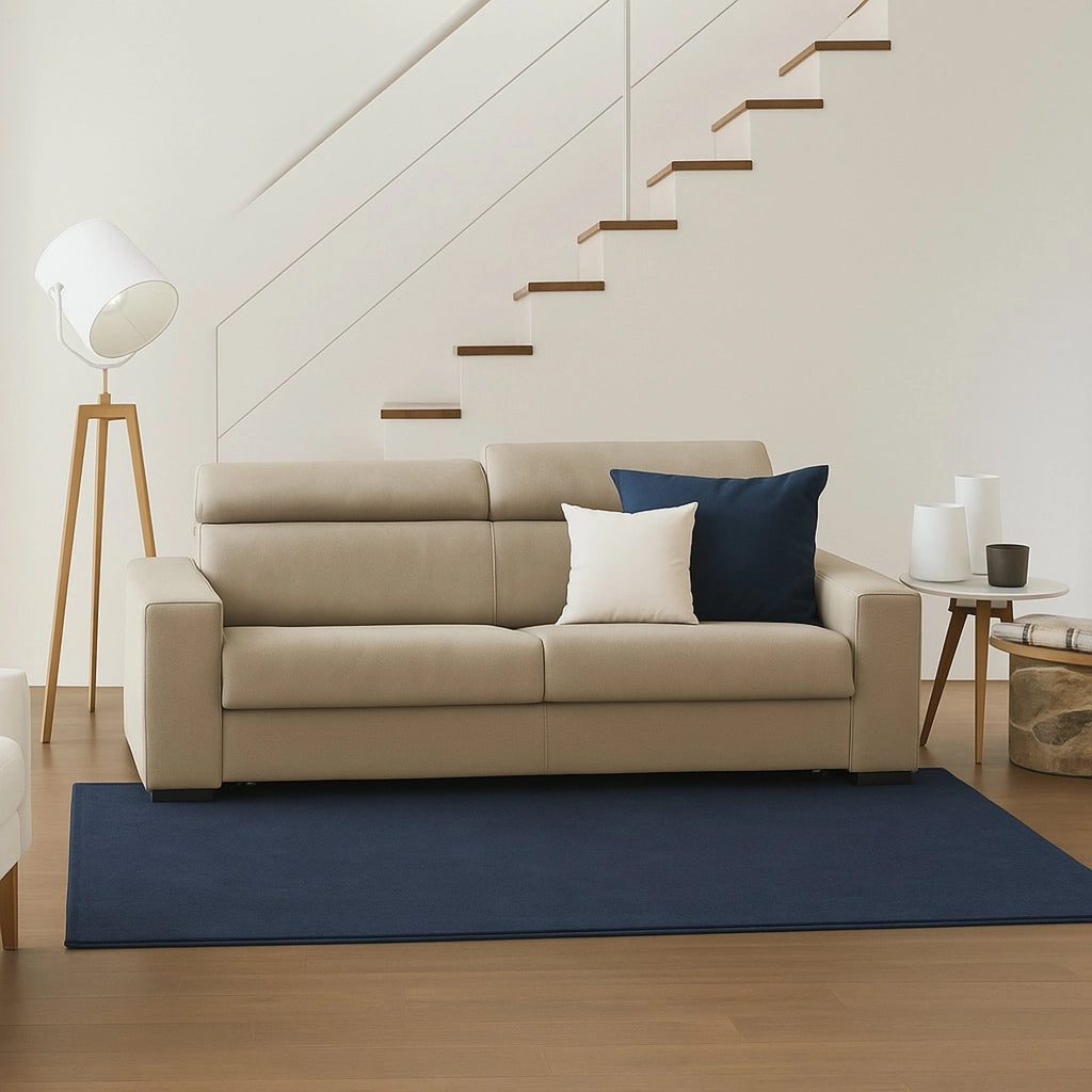 Divano fisso Vigolana, Divano a 3 posti, Made in Italy, SofÒ  Soggiorno, in tessuto imbottito, con poggiatesta regolabili e Braccioli slim, cm 200x95h85, Beige