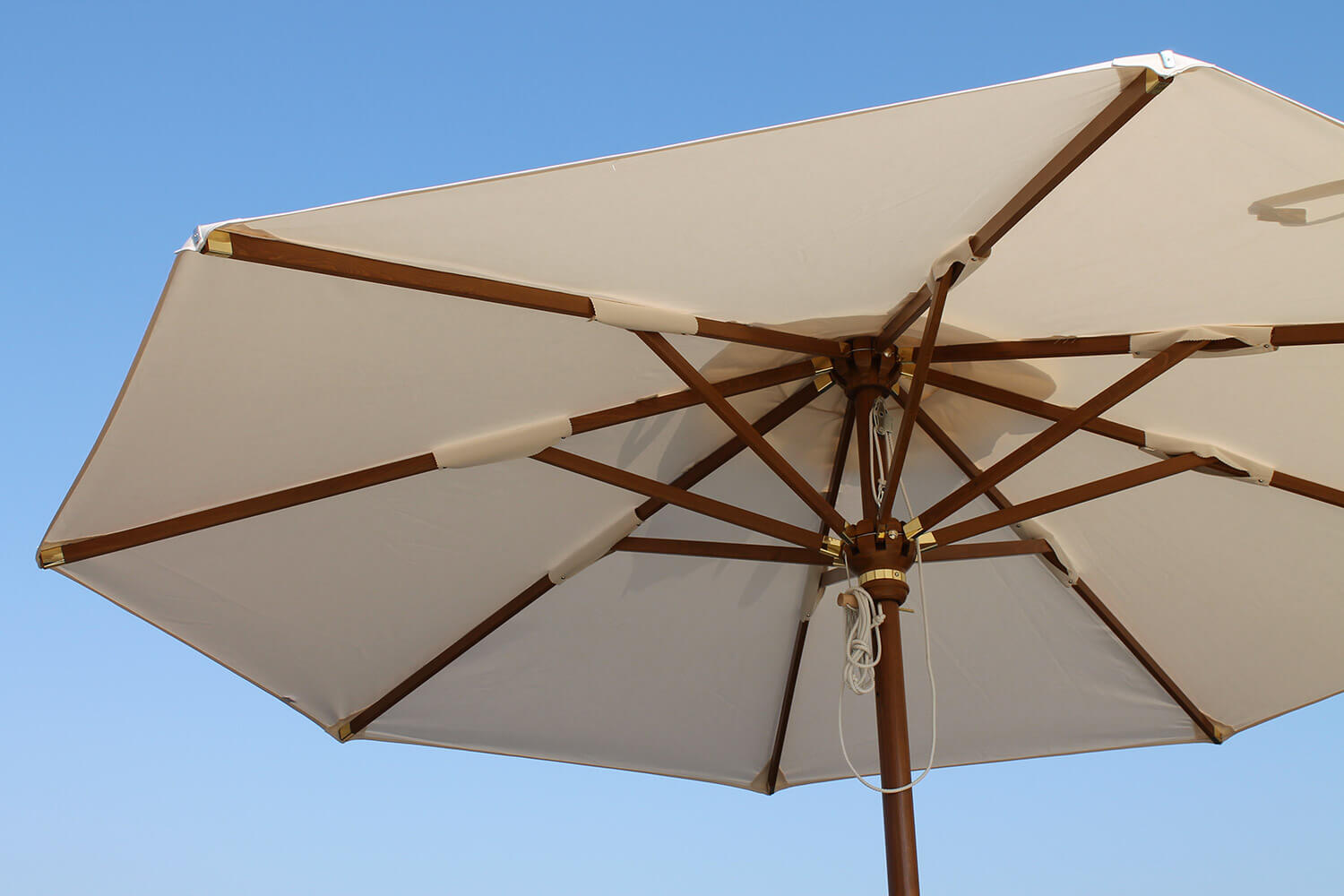 Ombrellone da Giardino Ø3,5 m Palo Ø48 mm in Legno Telo in Acrilico Danieli Havana Ecrù