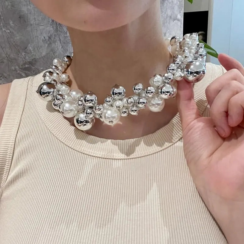 Collana a blocchi di colore fatta a mano con perle e perline rotonde, regalo di Natale o compleanno.