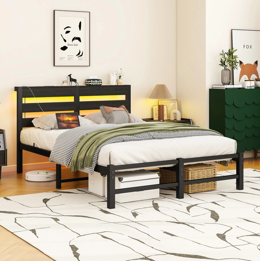 Letto matrimoniale 120x200 cm in metallo e legno con LED RGB; 2 USB e ripiano; nero