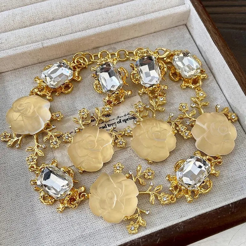 Collana vintage francese con rosa e diamanti, regalo di Natale o compleanno.