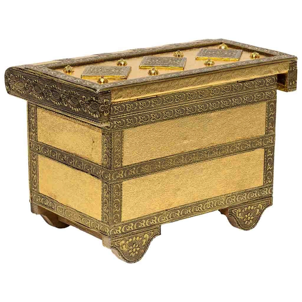 Portagioie in metallo dorato sbalzato 22x14x17h