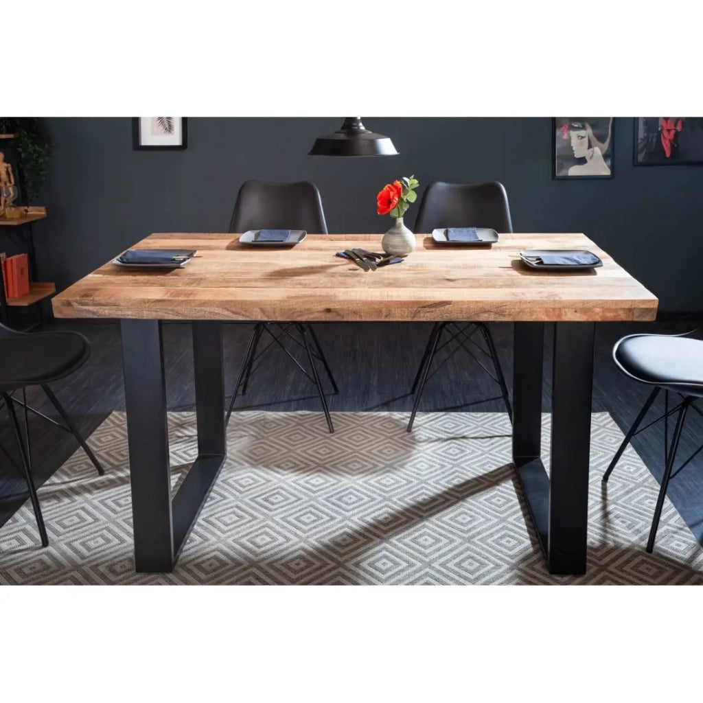 Tavolo da pranzo LODEN 140 cm – Piano in legno massello di mango verniciato – Gambe a U in metallo nero