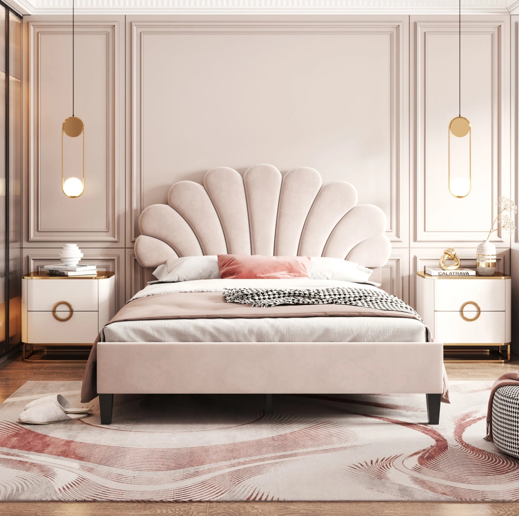 Letto matrimoniale 140x200 cm imbottito in velluto beige con testiera floreale e doghe