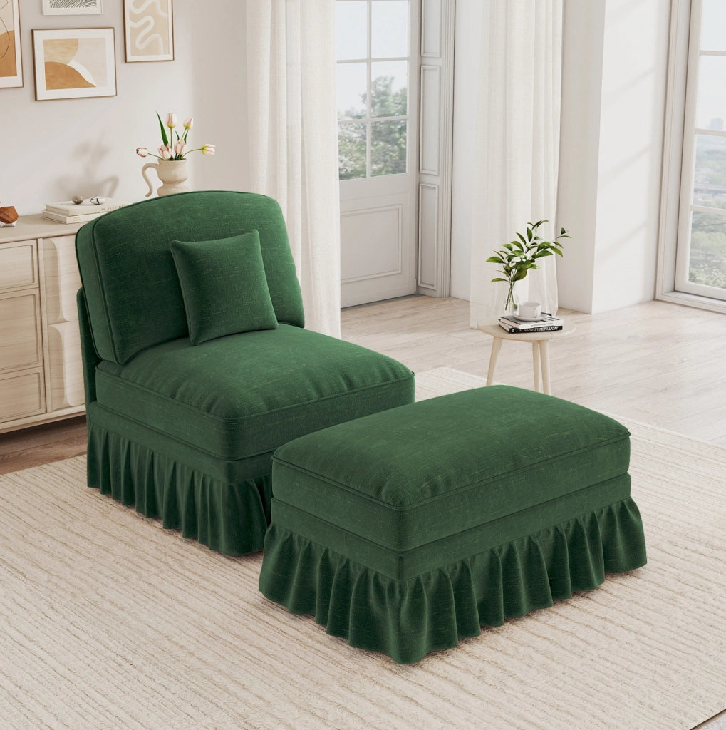 Poltrona lounge con poggiapiedi in ciniglia verde; rivestimento con balza rimovibile e cuscino mobile
