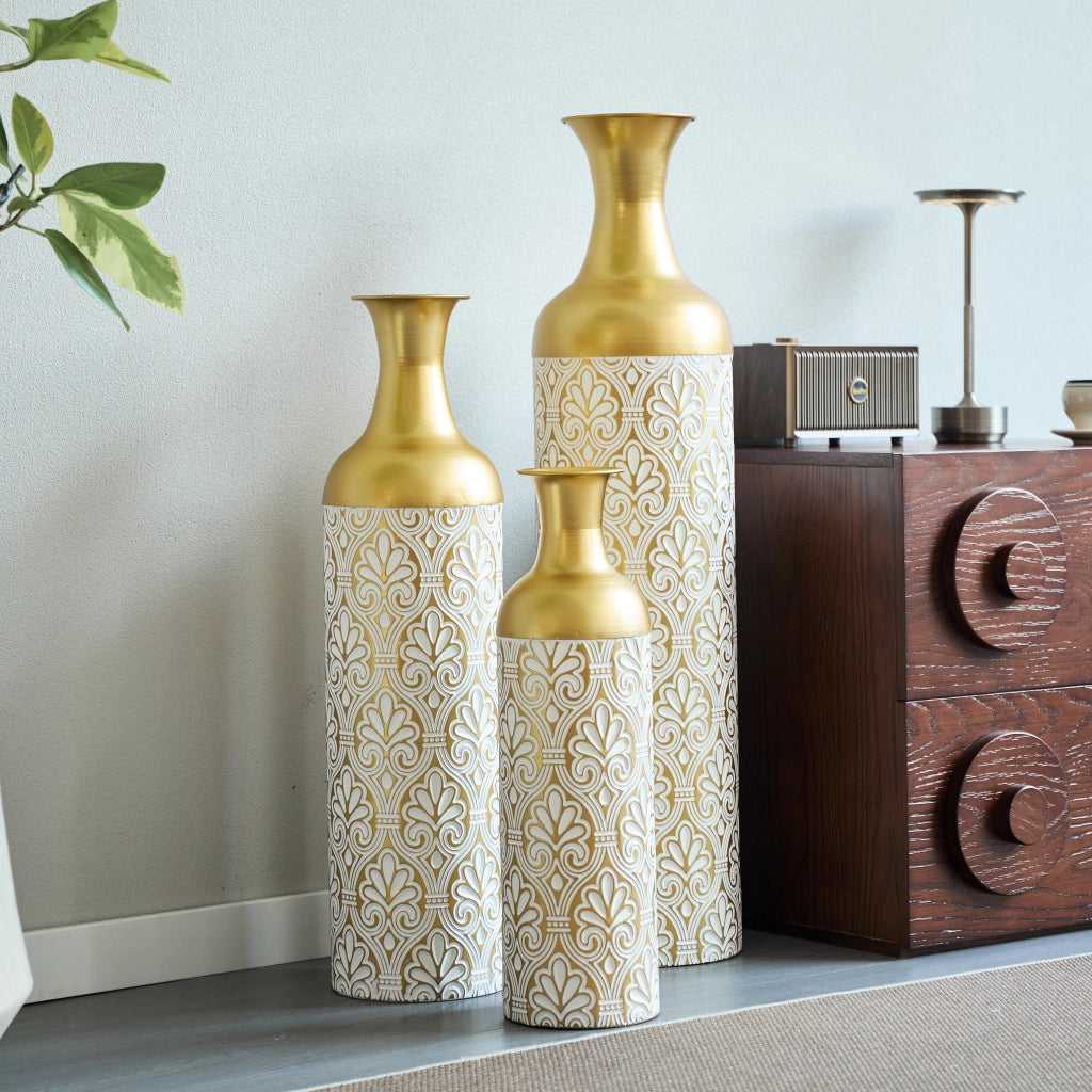 Fioriera a più livelli set da 3 con altezze differenziate in metallo oro e bianco per piante e decorazioni indoor