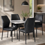 Set di 4 sedie da pranzo nere in PU con schienale a coste e gambe in metallo; h 93 cm