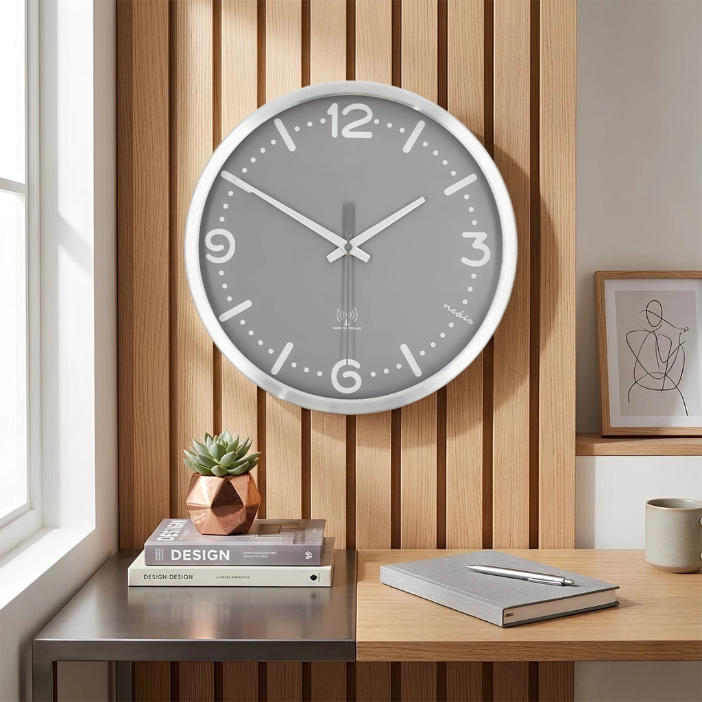 Orologio da Parete Radiocontrollato Movimento Silenzioso Tocco Moderno ed Elegante Grigio Nedis