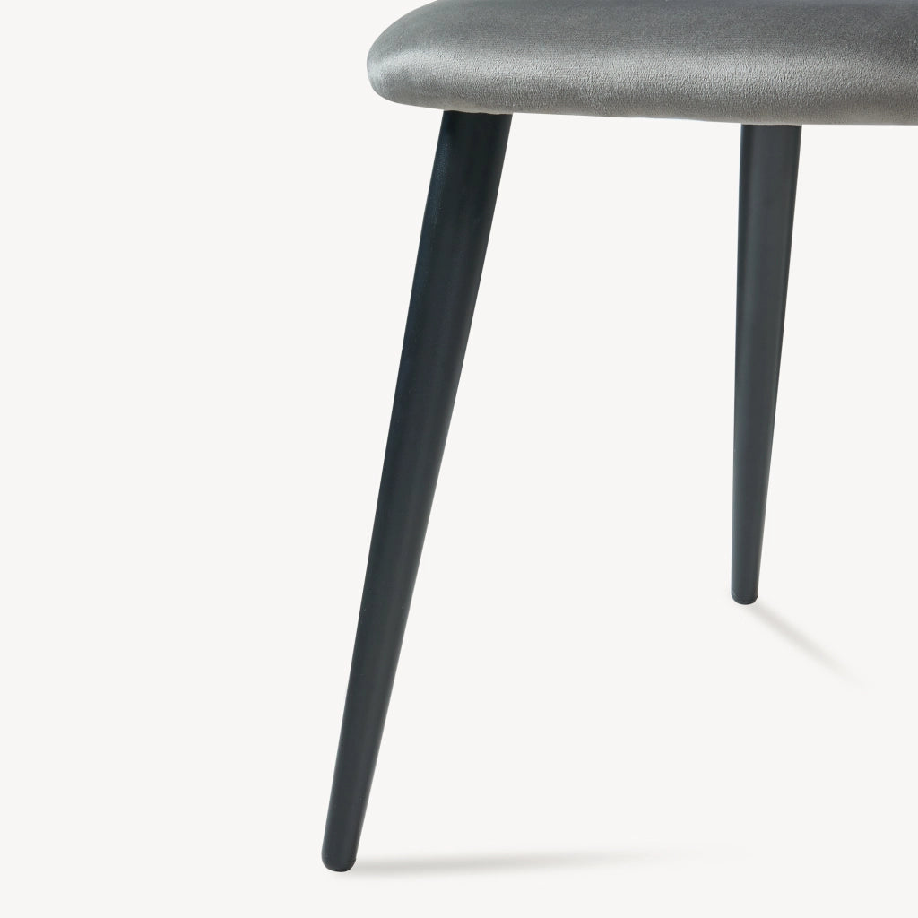 Set Karijoki di 2 Sedie Imbottite da Sala Pranzo Effetto Velluto - Grigio / Nero [en.casa]