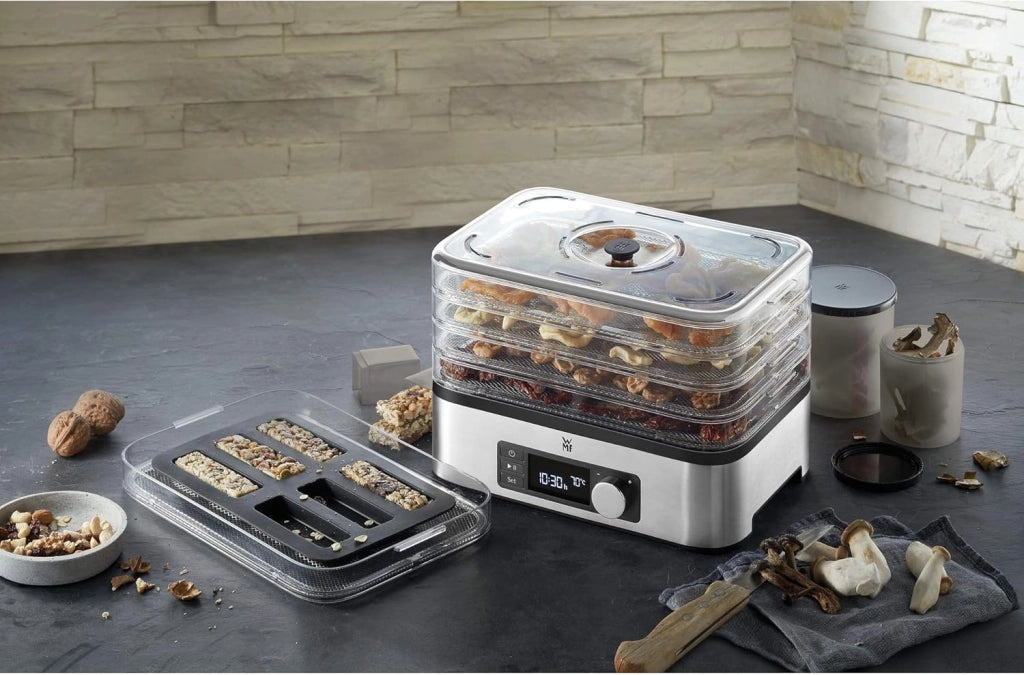 WMF KitchenMinis Essiccatore Compatto Snack to Go, in Acciaio Cromargan con 5 Griglie di Essicazione in Tritan, Sistema Silenzioso, Essicatore con Display LCD e Timer Programmabile, Dim. 28 x19x21 cm
