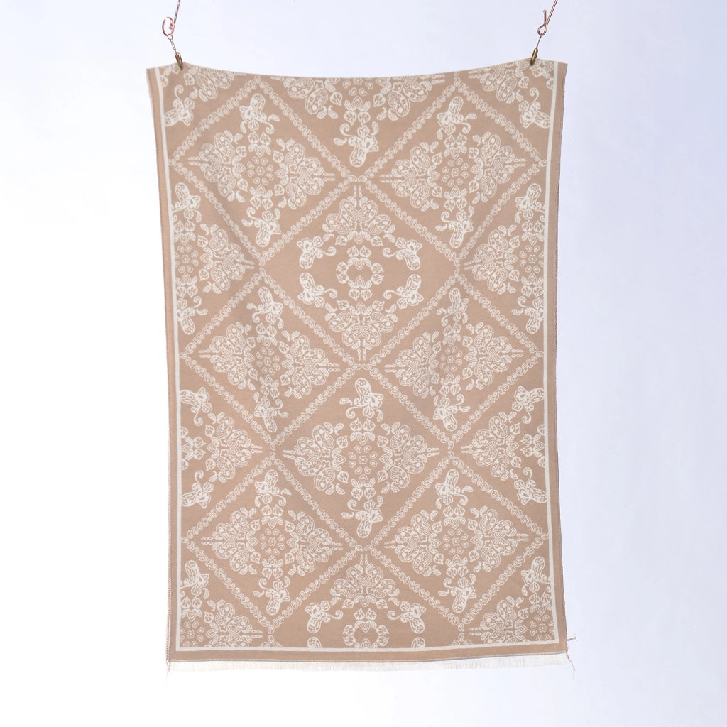 Sciarpa in cashmere da donna, da abbinare a foulard di grandi dimensioni per le feste serali.