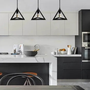 LAMPADARIO DA SOFFITTO A SOSPENSIONE FORMA TRIANGOLO 3D PORTA LAMPADINA E27 NERO