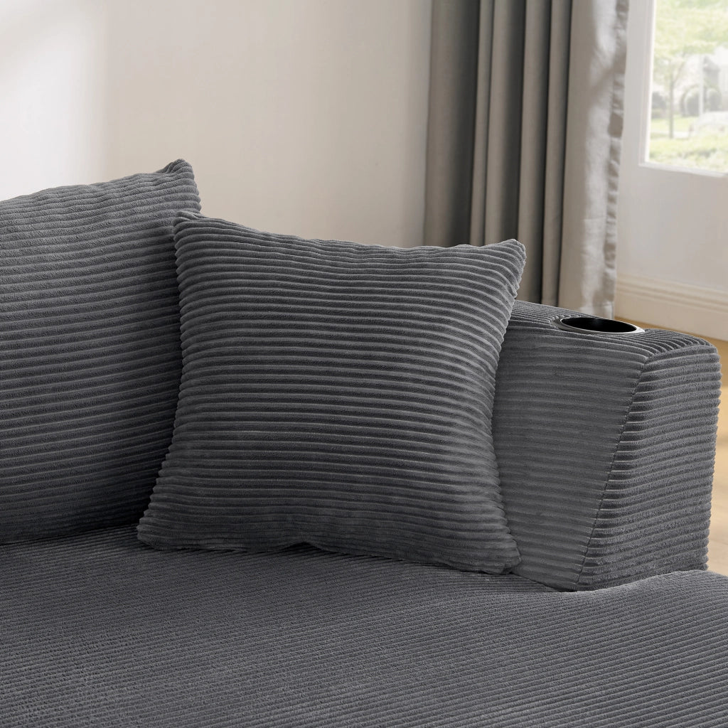 Divano dritto 3 posti a forma arcuata con chaise longue destra porta bicchieri e cuscini in tessuto a coste grigio