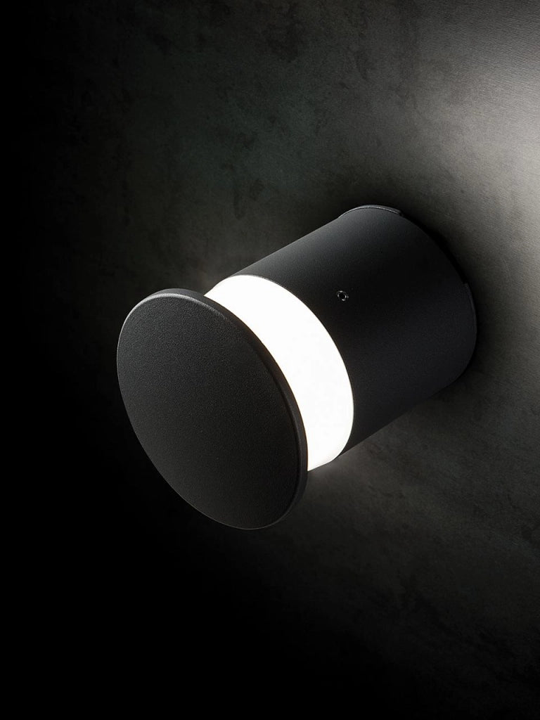 Lampada da esterno in alluminio pressofuso con diffusore opalino - 9W - 920 lumen - 4000°K grafite