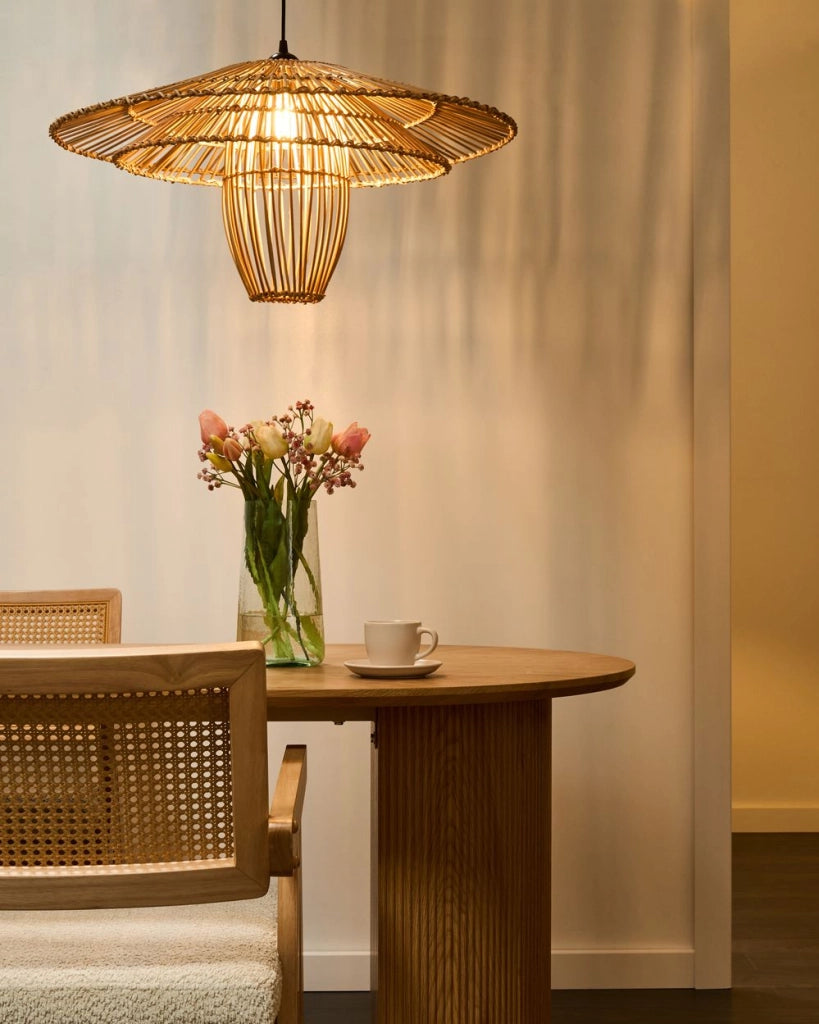 Lampada a sospensione con paralume in rattan naturale e struttura in ferro Illuminazione in stile boho