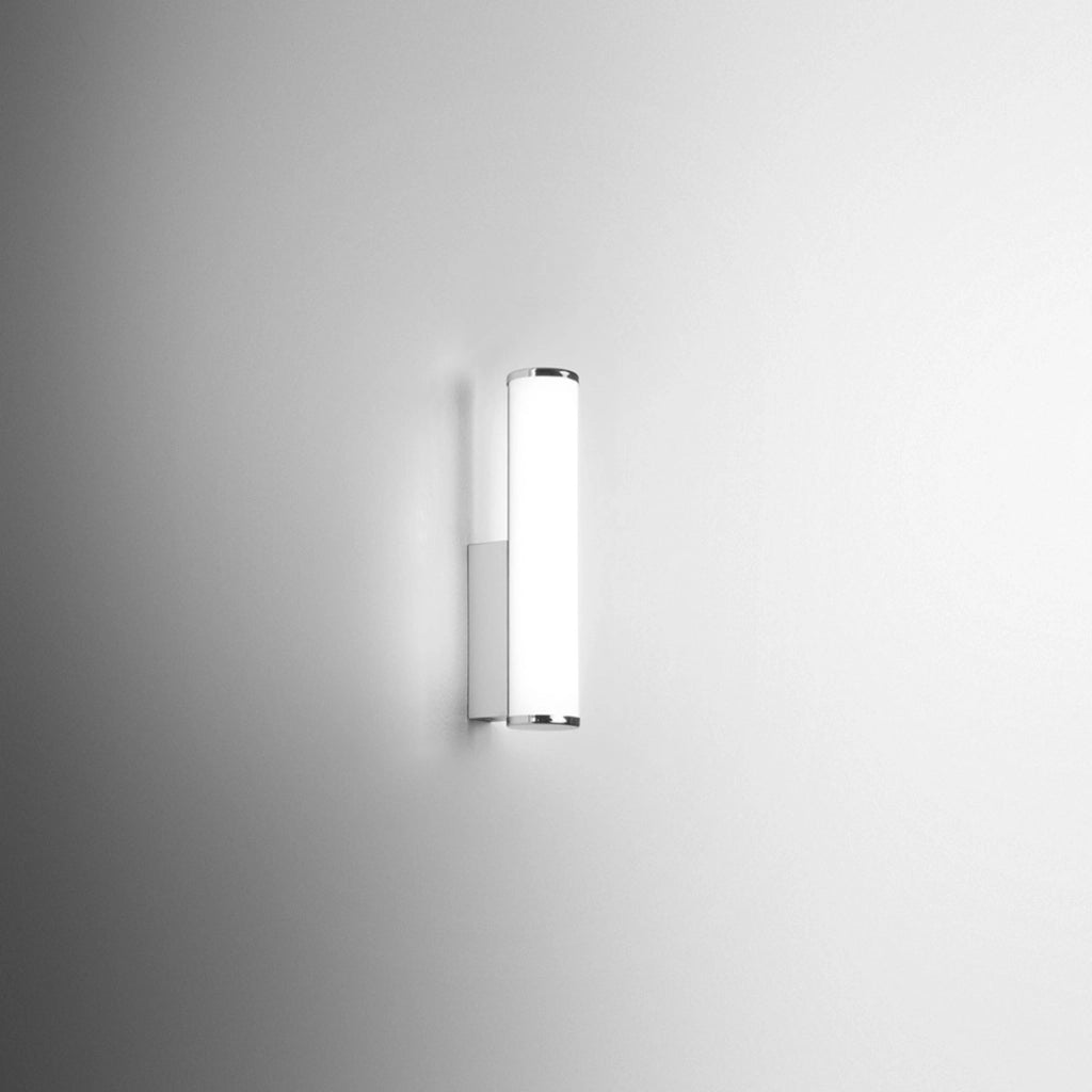 Lampada a Parete GAP 7W LED 640lm 3000K Struttura in Alluminio Cromo IP44 Diffusore Opale - Design Moderno - Gea Luce