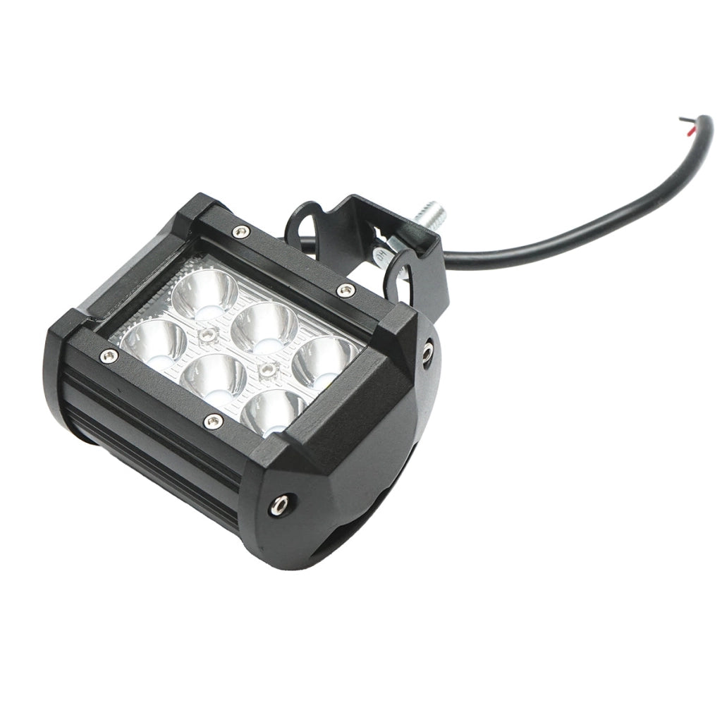 Lampada con 6 LED, 10-30V, 18W, angolo di radiazione 30°, tipo spot, 4/9,8 cm, 6000K, IP67, Breckner Germany.