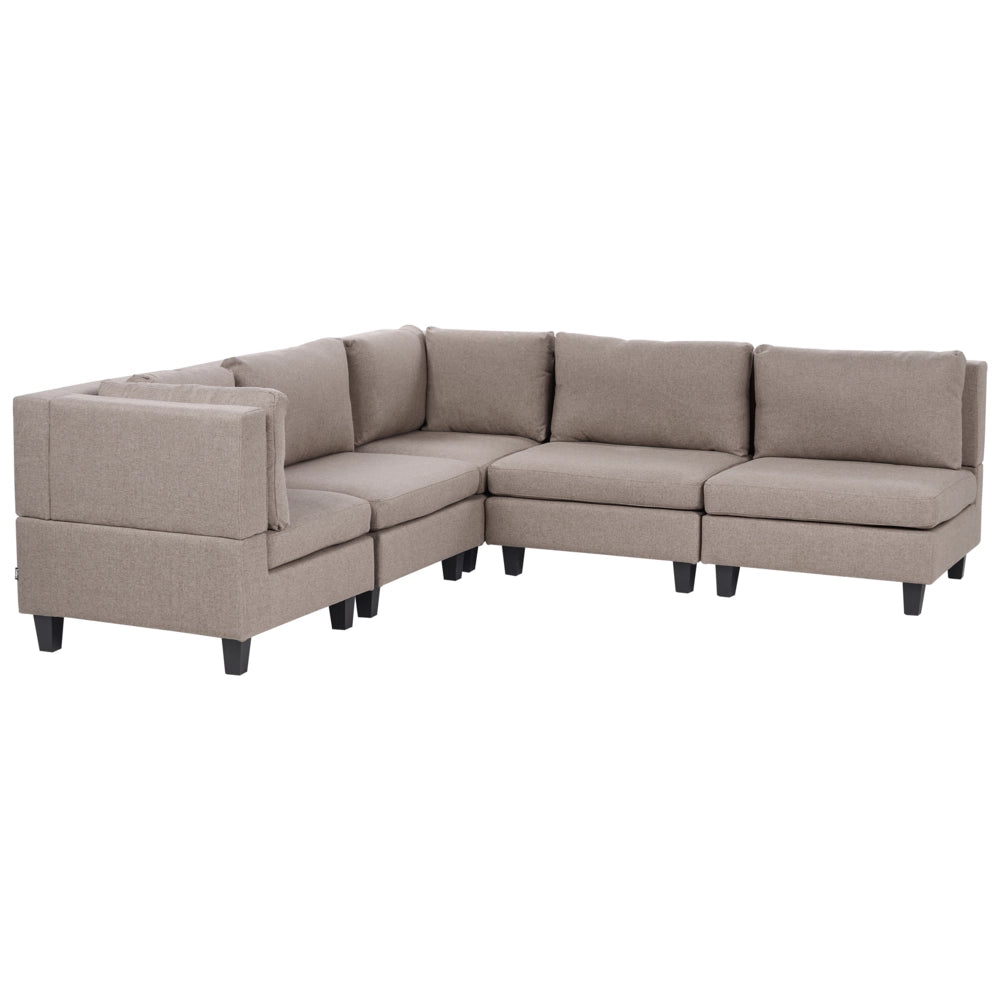 Divano componibile a 5 posti imbottito in tessuto marrone gambe nere lato destro stile moderno
