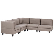 Divano componibile a 5 posti imbottito in tessuto marrone gambe nere lato destro stile moderno