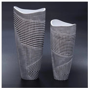 Set di Vasi, Set di 2 Vasi Bianchi e Neri con Linee, Decorazione per Salotto con Base Spessa, Vaso Artigianale in Resina per Ufficio e Matrimonio con Pampas, 28 cm & 23 cm Altezza.