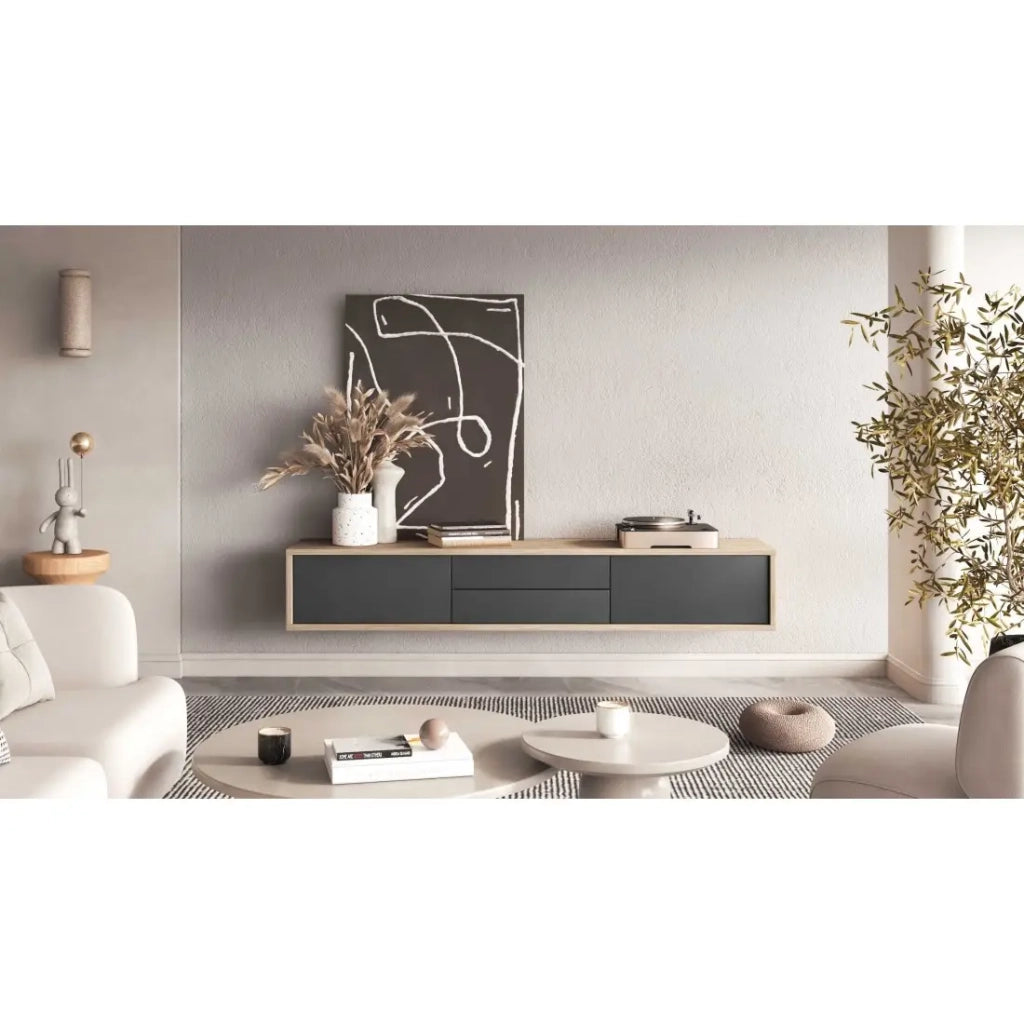 Mobile TV 180cm, 2 cassetti e 2 porte collezione MAANUM. Colore rovere chiaro e grigio.