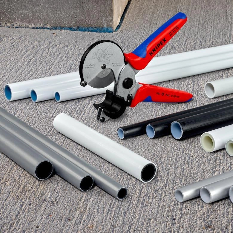 KNIPEX 90 25 25 Tagliatubi per Tubi Compositi e in Plastica Fino a Ø 26 mm con Impugnature Ergonomiche Multicomponente e Meccanismo di Bloccaggio Colore Acciaio